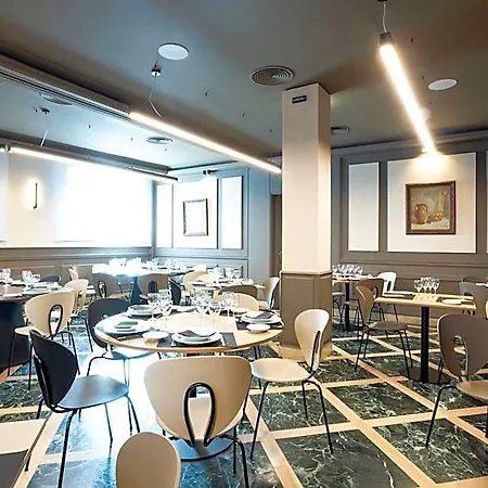 Tibur Hotel
