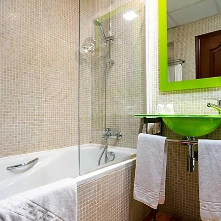 Tibur Hotel
